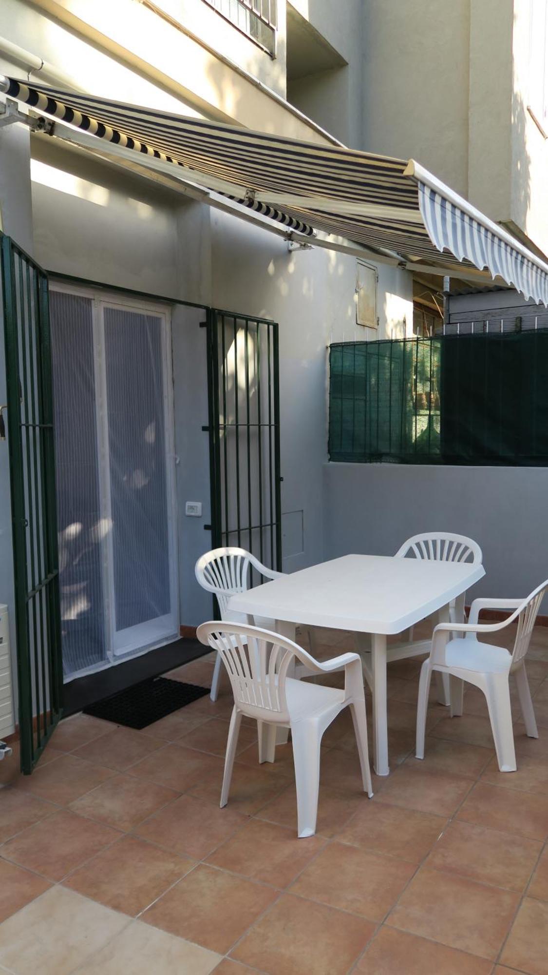 Karina, To The Beach With Terrace And Private Parking 萨沃纳 外观 照片